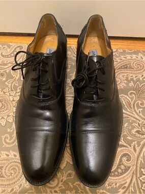 Johnston & Murphy Black Cap-Toe Derby Dress Shoes